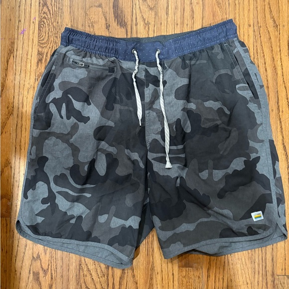 Vuori Banks Shorts Mens Medium Drawstring Stretch Performance Grey Camo Gym V330 - Picture 5 of 14